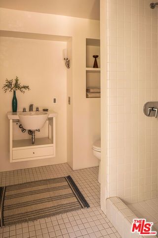 3640 Multiview Drive, Los Angeles, CA 90068