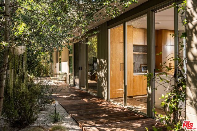 3640 Multiview Drive, Los Angeles, CA 90068