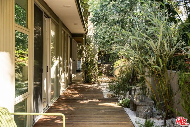 3640 Multiview Drive, Los Angeles, CA 90068