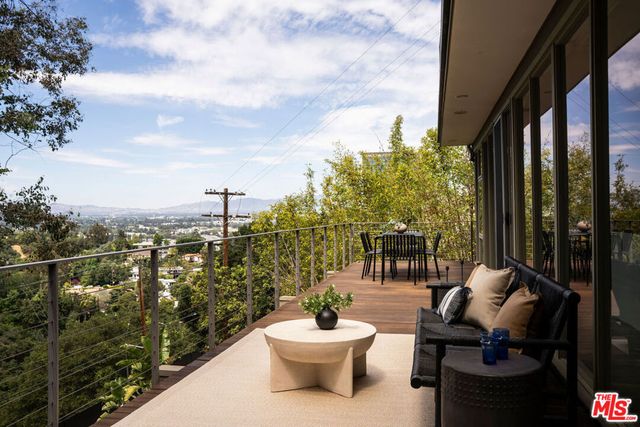 3640 Multiview Drive, Los Angeles, CA 90068