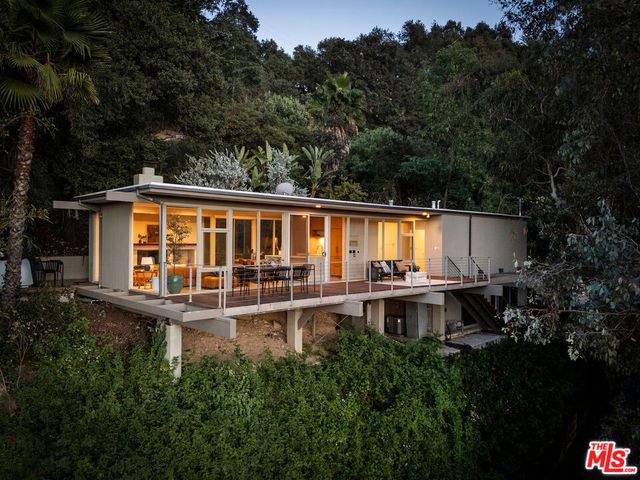 3640 Multiview Drive, Los Angeles, CA 90068