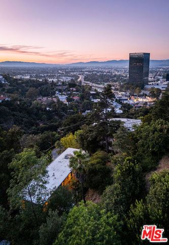 3640 Multiview Drive, Los Angeles, CA 90068