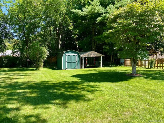 11 Rose Place, Central Valley, NY 10917