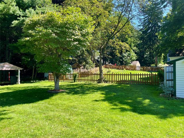 11 Rose Place, Central Valley, NY 10917