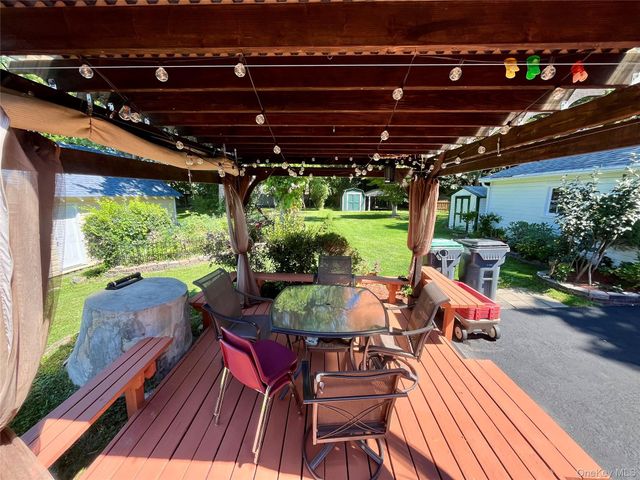 11 Rose Place, Central Valley, NY 10917