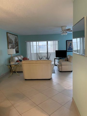 705 Lori Drive 210, Palm Springs, FL 33461
