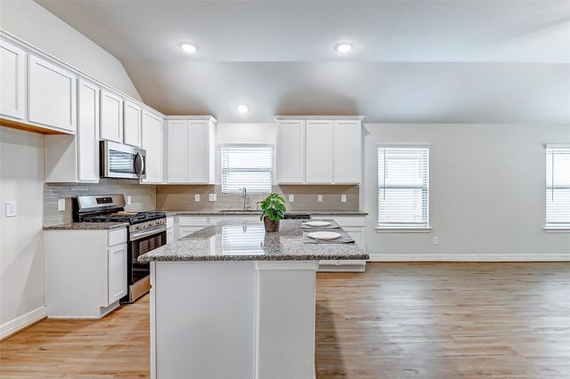 8443 Red Shiner Way, Fulshear, TX 77441