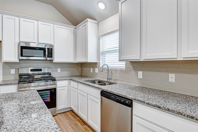 8443 Red Shiner Way, Fulshear, TX 77441