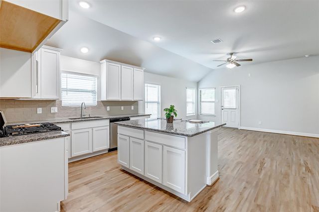 8443 Red Shiner Way, Fulshear, TX 77441