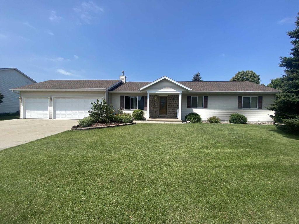 1096 NEW HAVEN AVENUE, Fond Du Lac, WI 54935