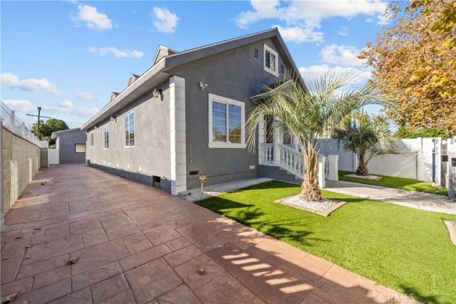 6223 Simpson, North Hollywood, CA 91606