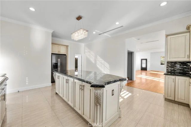 6223 Simpson, North Hollywood, CA 91606