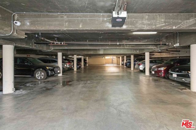 705 Westmount Drive 209, West Hollywood, CA 90069
