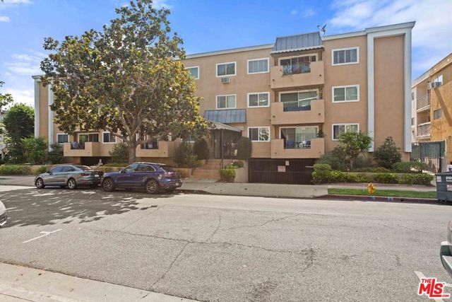 705 Westmount Drive 209, West Hollywood, CA 90069