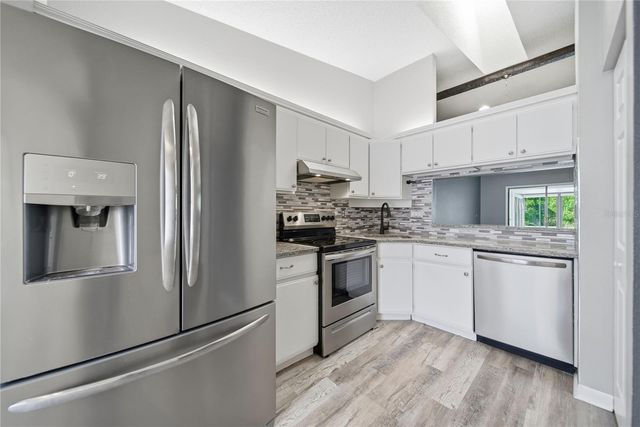 3135 CHARTER CLUB DRIVE B, Tarpon Springs, FL 34688