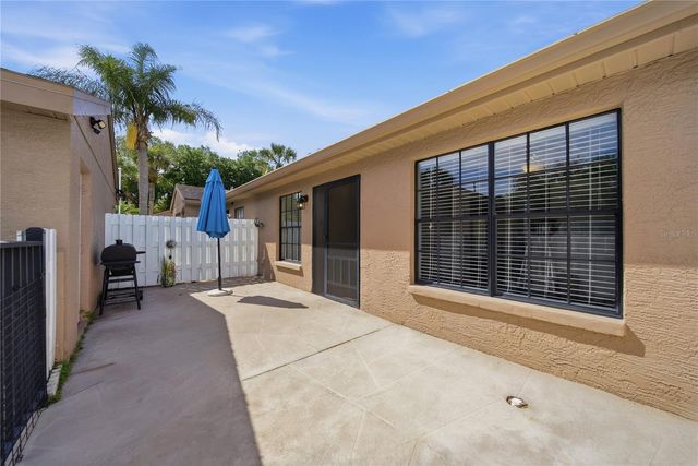 3135 CHARTER CLUB DRIVE B, Tarpon Springs, FL 34688