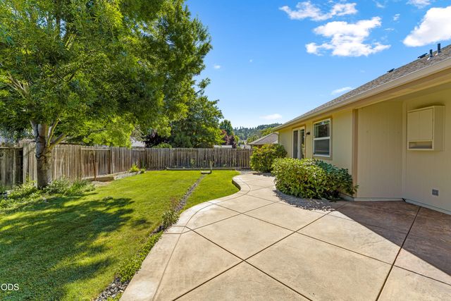 2690 SW Trinity Way, Grants Pass, OR 97527