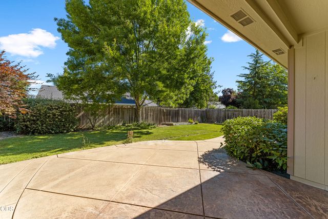 2690 SW Trinity Way, Grants Pass, OR 97527