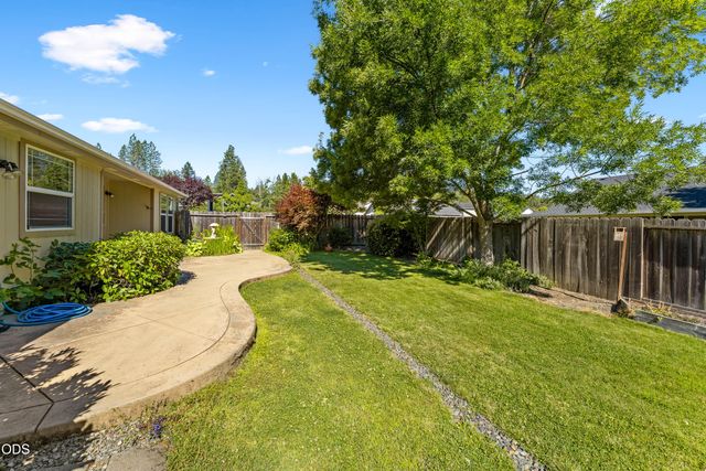 2690 SW Trinity Way, Grants Pass, OR 97527