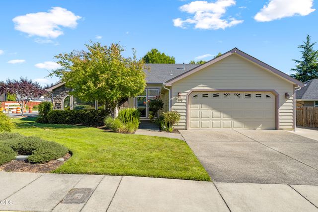 2690 SW Trinity Way, Grants Pass, OR 97527