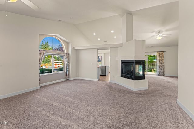 2690 SW Trinity Way, Grants Pass, OR 97527