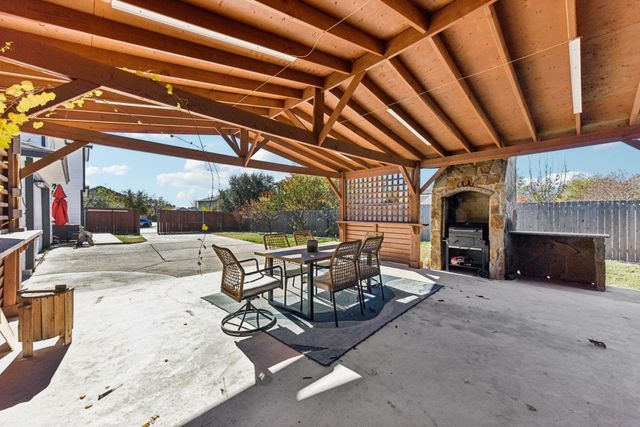 2340 Bluffstone DR, Round Rock, TX 78665