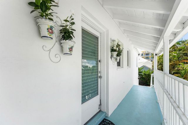 424 Chilean Avenue 4, Palm Beach, FL 33480