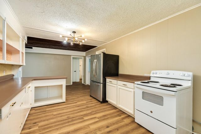 159 Oak Drive, Lake Jackson, TX 77566