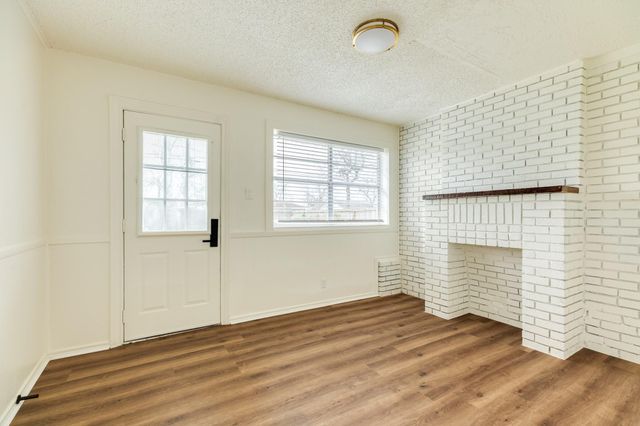 159 Oak Drive, Lake Jackson, TX 77566