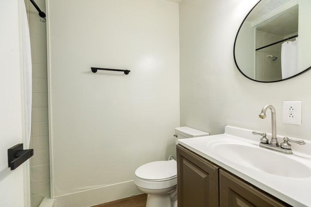 159 Oak Drive, Lake Jackson, TX 77566