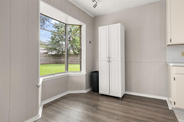2714 5th Avenue N, Texas City, TX 77590