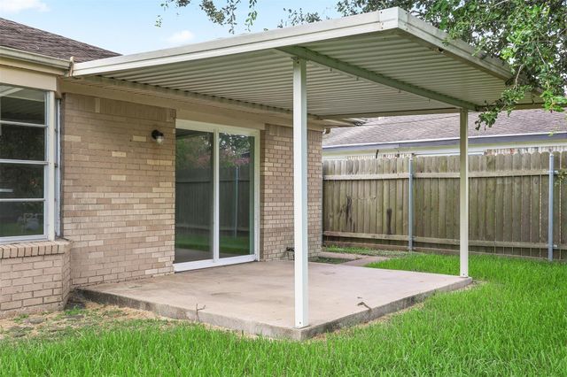 2714 5th Avenue N, Texas City, TX 77590