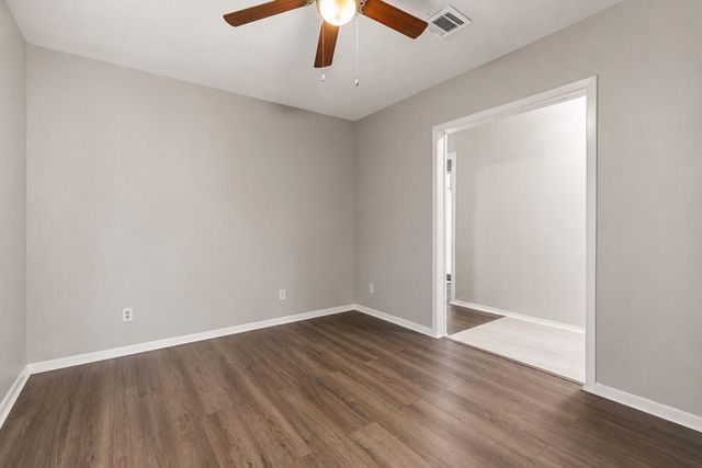 2714 5th Avenue N, Texas City, TX 77590