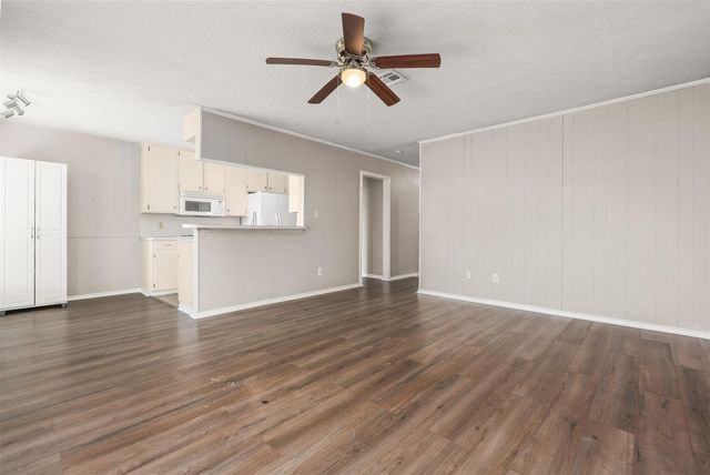 2714 5th Avenue N, Texas City, TX 77590