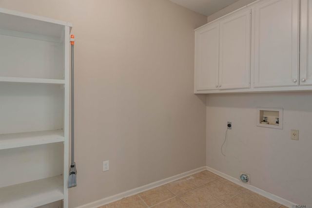 6215 Destrehan Dr, Baton Rouge, LA 70820