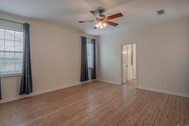 6215 Destrehan Dr, Baton Rouge, LA 70820
