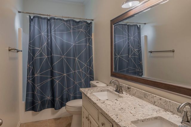 6215 Destrehan Dr, Baton Rouge, LA 70820