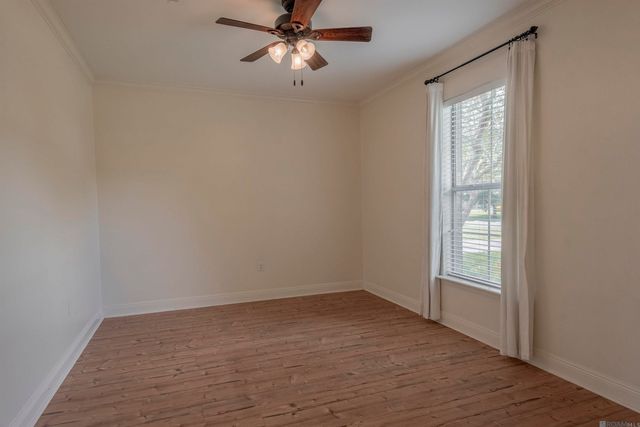 6215 Destrehan Dr, Baton Rouge, LA 70820