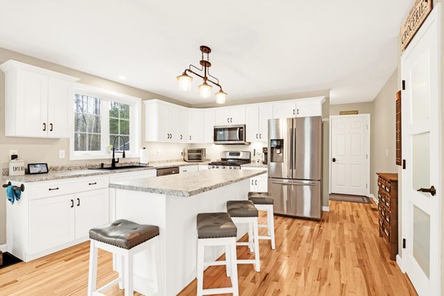 31 Rangeway Drive, Rochester, NH 03868