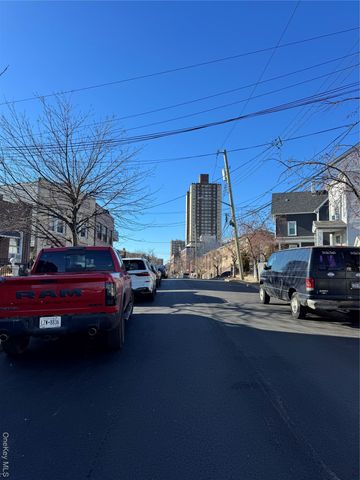 948a Tilden Ave, Bronx, NY 10469