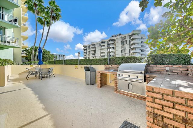 2475 Brickell Ave 703, Miami, FL 33129