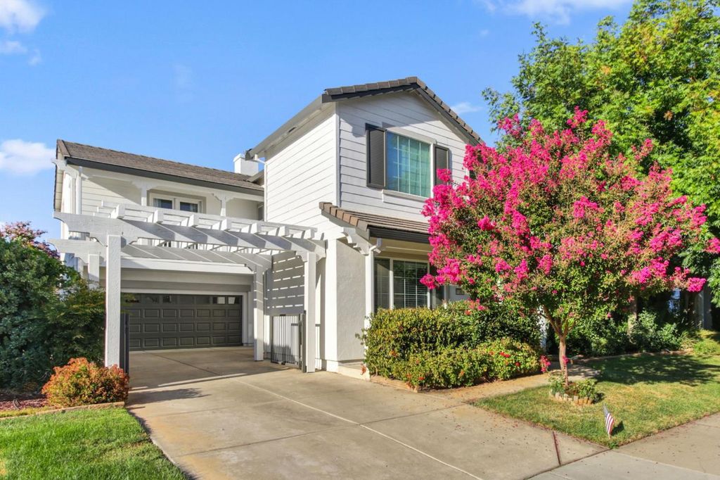 11801 Dionysus Way, Rancho Cordova, CA 95742