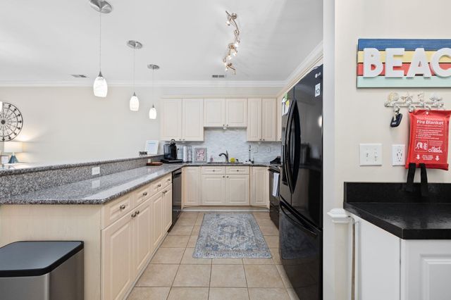 4869 Luster Leaf Cir Apt 104, Myrtle Beach, SC 29577