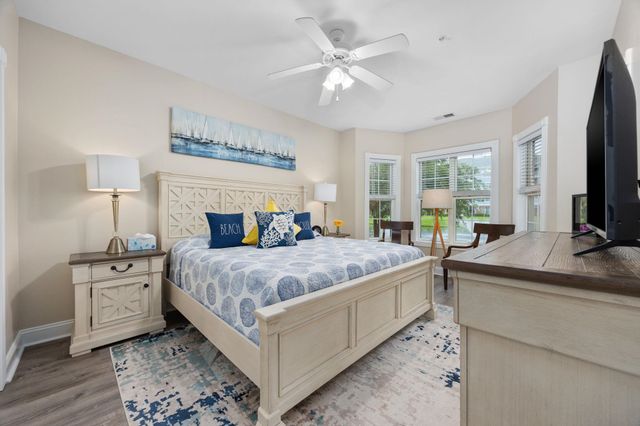 4869 Luster Leaf Cir Apt 104, Myrtle Beach, SC 29577