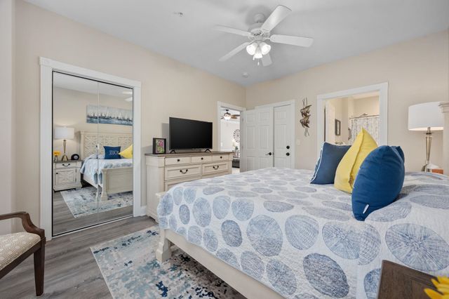 4869 Luster Leaf Cir Apt 104, Myrtle Beach, SC 29577