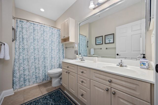 4869 Luster Leaf Cir Apt 104, Myrtle Beach, SC 29577