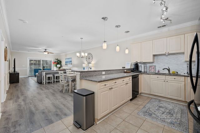 4869 Luster Leaf Cir Apt 104, Myrtle Beach, SC 29577