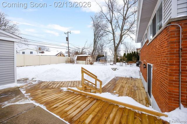 23452 Astrid Lane, Rockwood, MI 48173