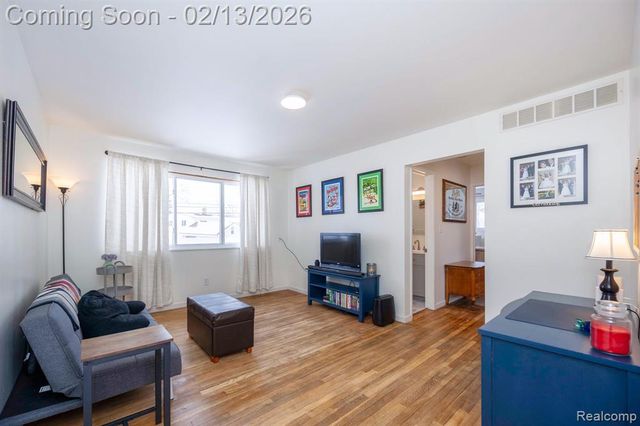 23452 Astrid Lane, Rockwood, MI 48173