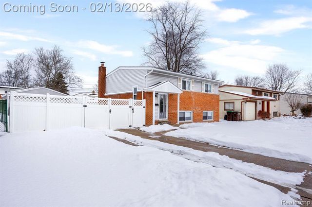 23452 Astrid Lane, Rockwood, MI 48173